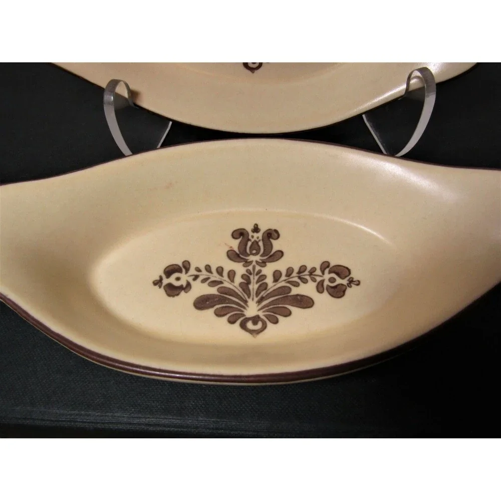 Pfaltzgraff Lot of 2 Village Pattern 8